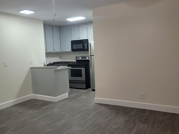 2nd image of 4050 Marlborough Ave APT 4