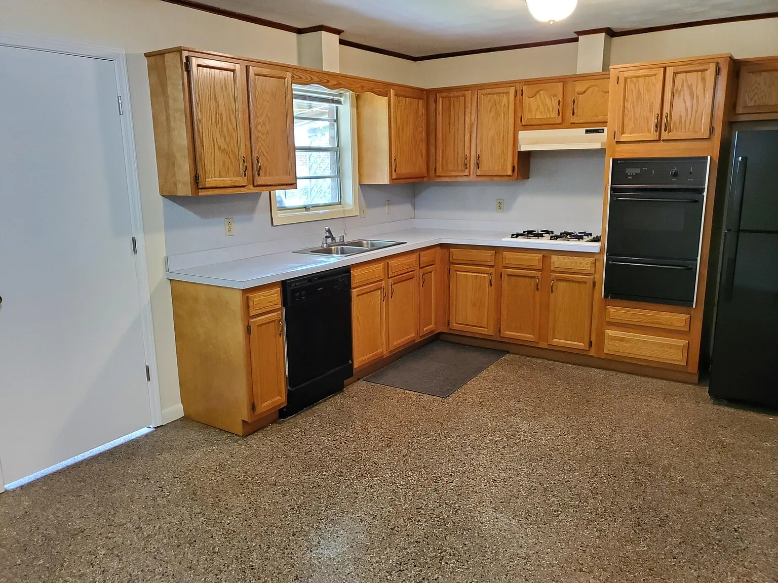2 bed, 1.5 bath, 1000 sqft, $1,400 — Photo 4