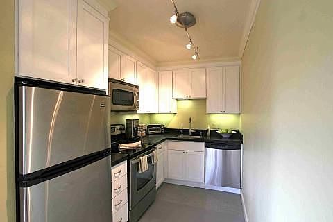 4th image of 2121 Laguna St #200