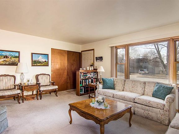 4th image of 610 Sheridan Dr