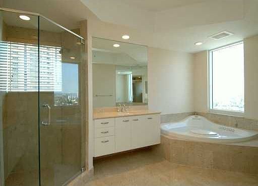 4th image of 21200 NE 38th Ave APT 2004