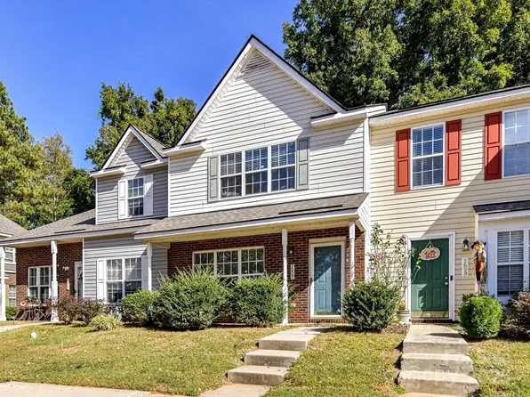 7607 Petrea Ln, Charlotte, NC 28227