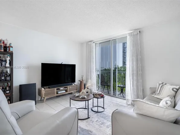 126 SW 17th Rd APT 507, Miami, FL 33129