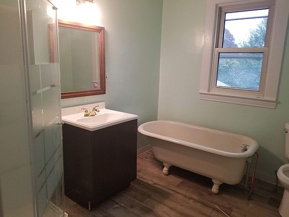 4th image of 1705 Doering Ct
