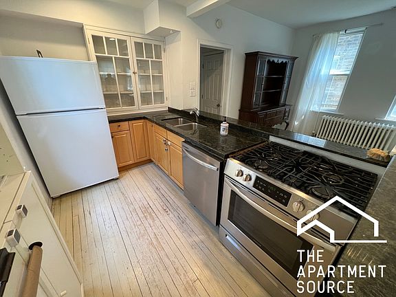 5th image of 2046 W Shakespeare Ave Floor 1