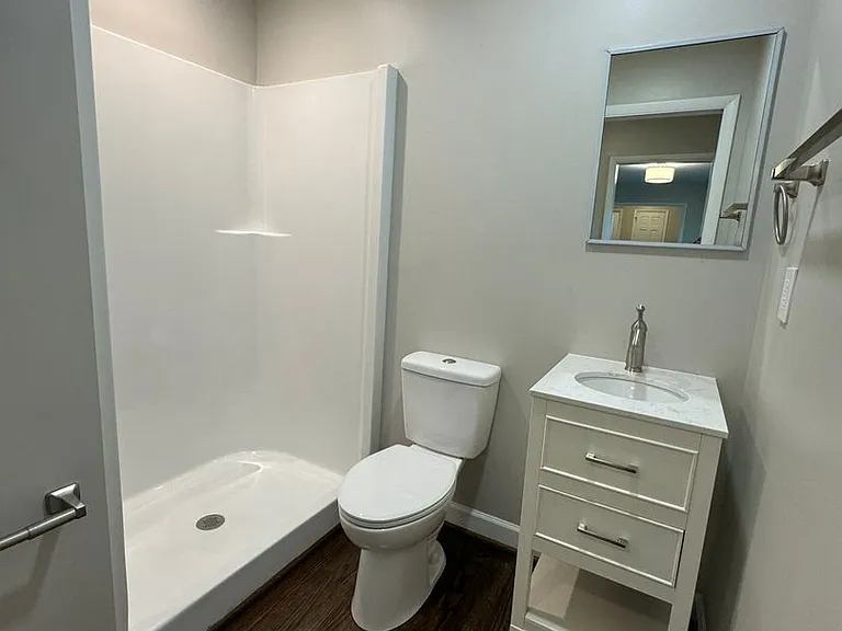 1002 S Main St — Photo 7