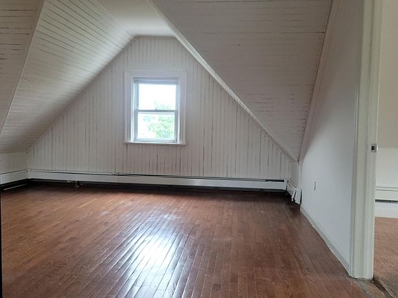 3rd image of 96 Crescent Pl Floor 3