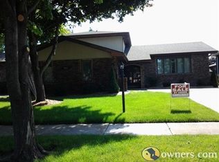 18413 Lange St, Lansing, IL 60438