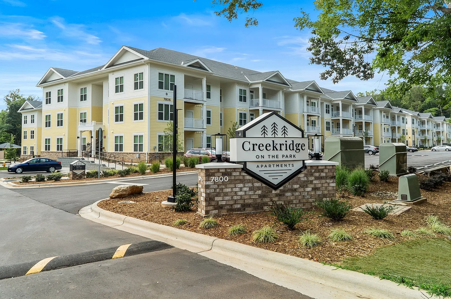 Creekridge on the Park — Photo 1