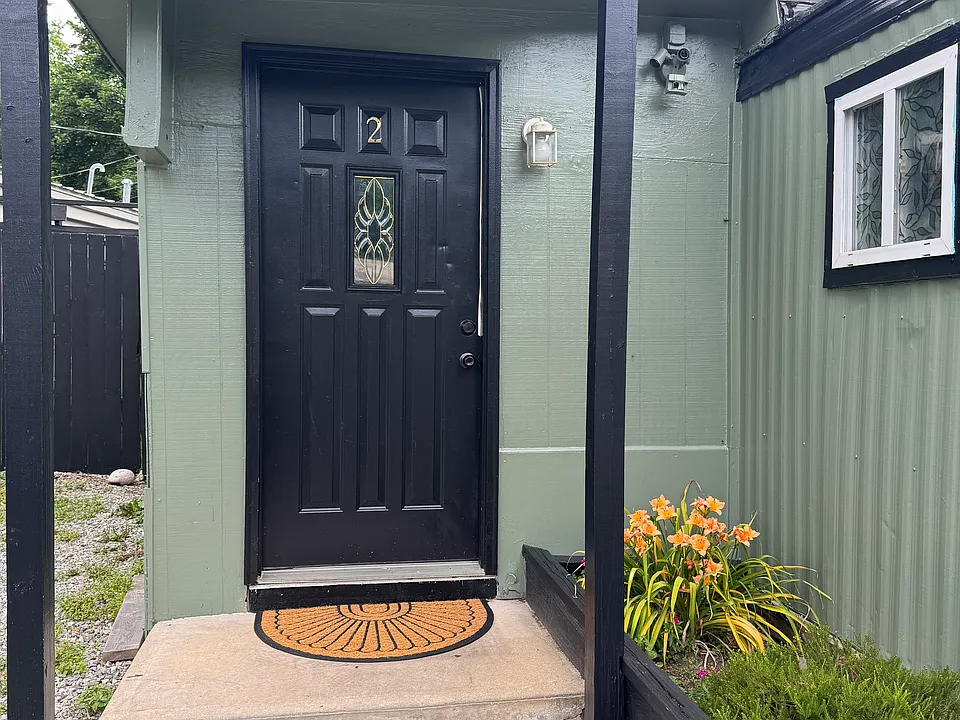 11 Bradroy Ct #2