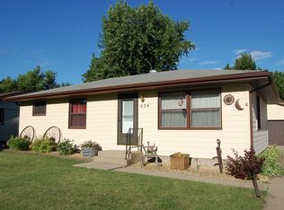 624 Ash Rd, Worthington, MN 56187