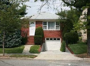 23 Broadway, Malverne, NY 11565