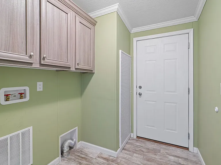 805 Beech Ct — Photo 13