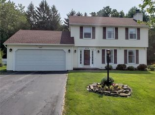 674 Brookeville Dr, Webster, NY 14580
