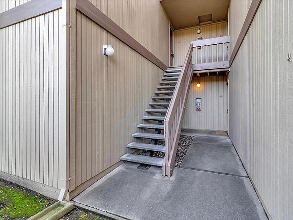 2nd image of 505 Cypress Point Dr Unit 44