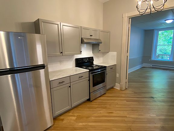4th image of 131 S 2nd St #1