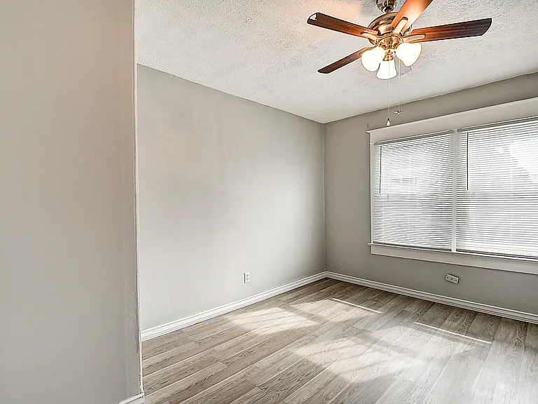 2915 N Talbott St — Photo 20