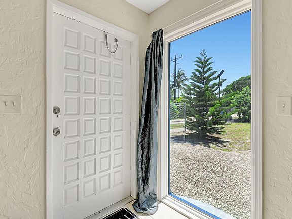 5th image of 1401 NW 7th Avenue