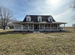 5468 White Oak Dr, Smithton, IL 62285