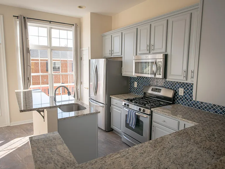 1431 N Scott St — Photo 8