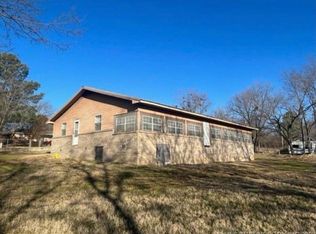 463 W 10th St, Atoka, OK 74525