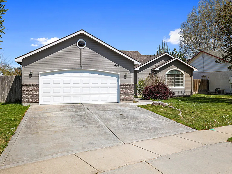 658 N Katie Way — Photo 4