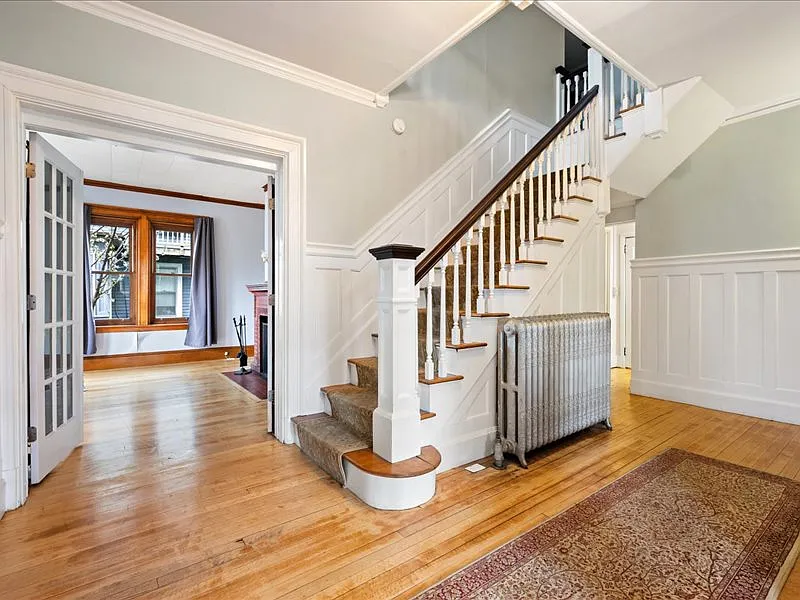 4 bed, 2577 sqft, $2,650 — Photo 4