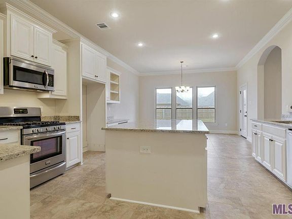 5th image of 18048 Old Trail Dr