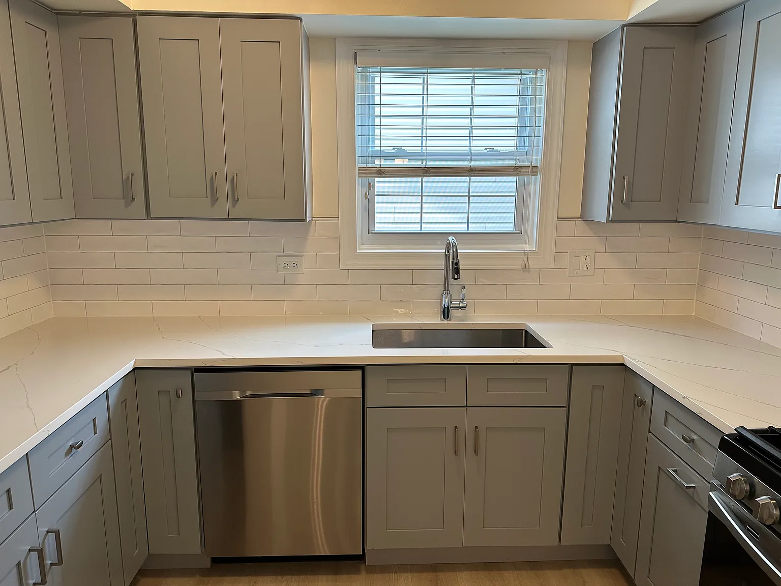 3 bed, 1.5 bath, 1602 sqft, $3,575 — Photo 4