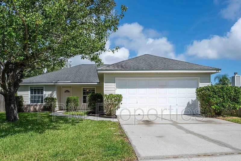 3 bed, 2.0 bath, 1362 sqft, $1,995 — Photo 2