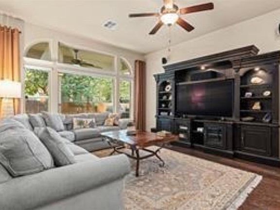 5th image of 115 Driftwood Dr