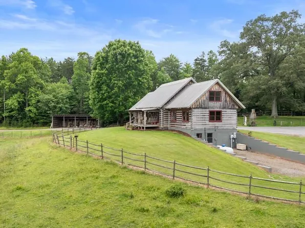 102 Cross Creek Ln, Warne, NC 28909