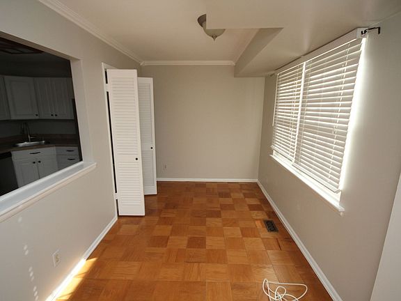 5th image of 223 Crocker Dr Unit C