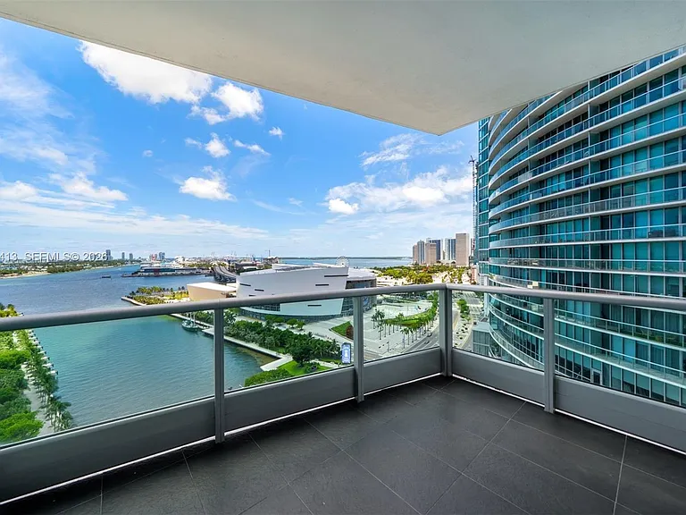 900 Biscayne Blvd — Photo 16