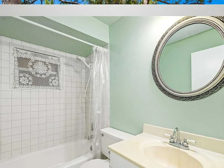 2450 Breakwater Cir — Photo 3