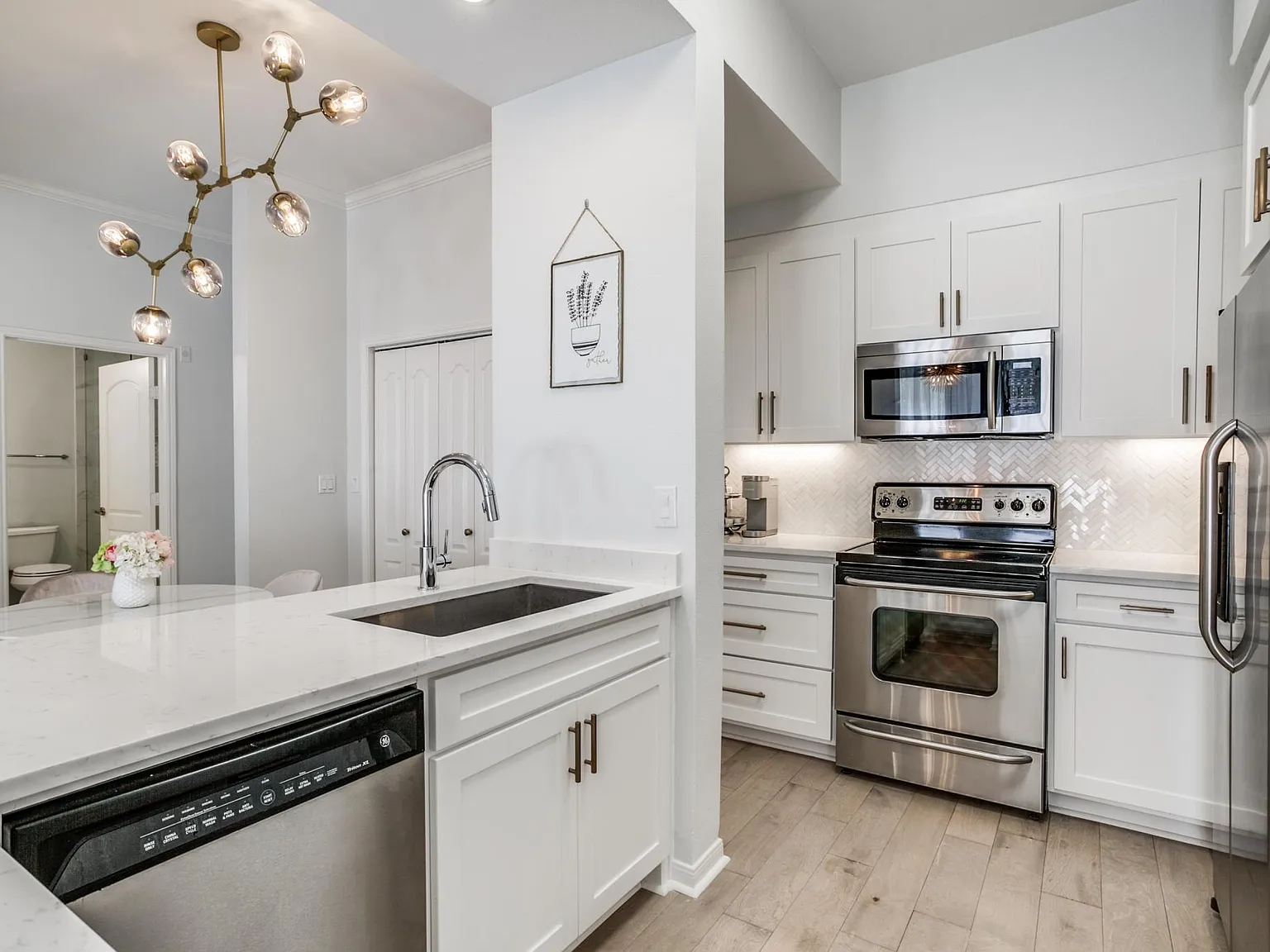 2 bed, 1154 sqft, $3,800 — Photo 3