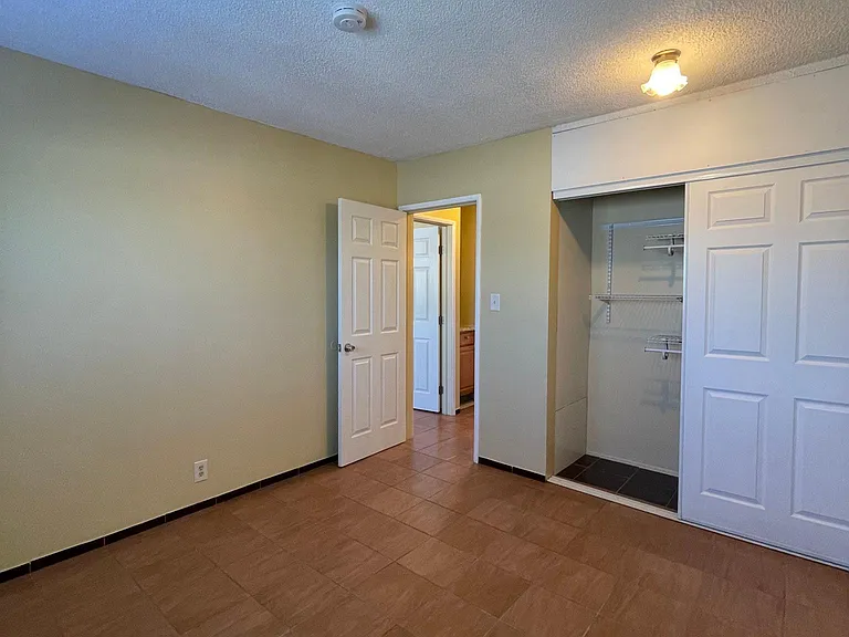 925 Walnut Ave #5 — Photo 11