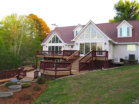 3rd image of 963 Golf Course Rd
