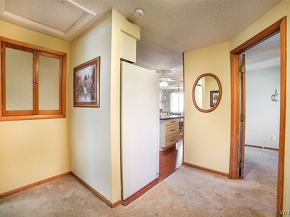 3rd image of 115 Madaline Ln