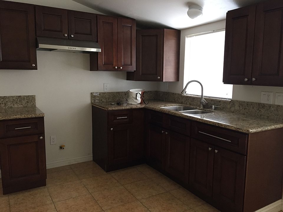 2nd image of 650 W Holt Ave
