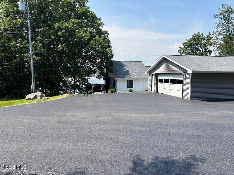 2nd image of 72 Lake Road