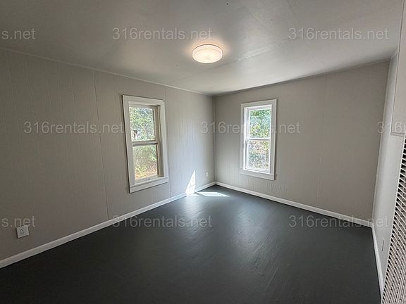 5th image of 1015 E 5th St