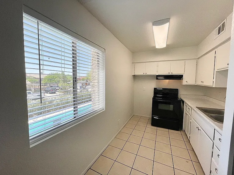 Pine Terrace — Photo 9