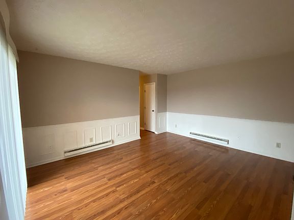 5th image of 5 Camelot Ct APT 65