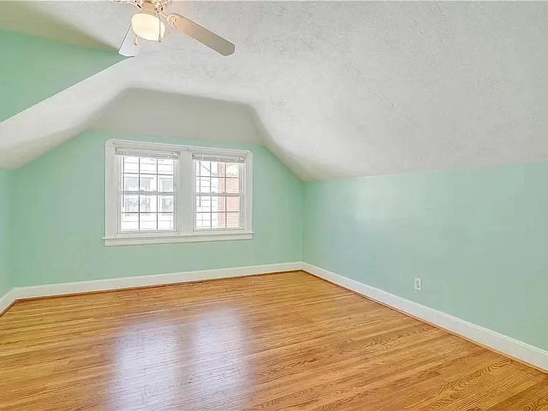 69 Winstead Rd — Photo 22