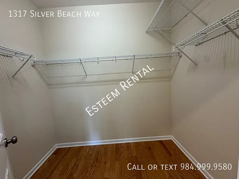 1317 Silver Beach Way — Photo 32