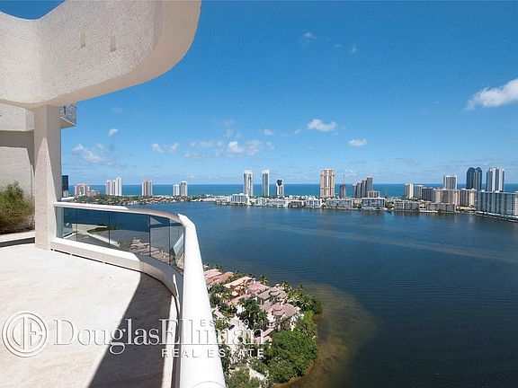 3rd image of 6000 Island Blvd #Penthouse 8