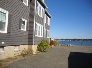29 Green St APT 3, Salem, MA 01970