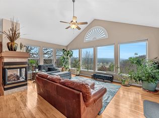 15 May Ln, Bella Vista, AR 72715