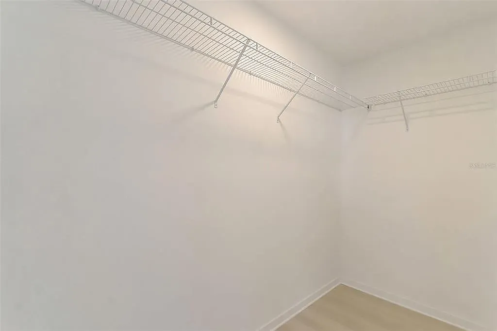 2 bed, 1050 sqft, $1,900 — Photo 4
